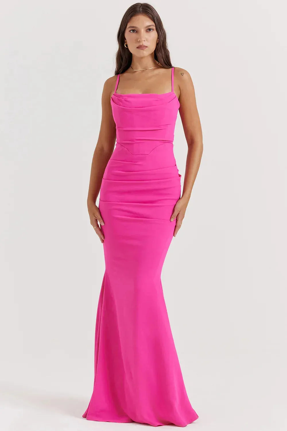 Vestido Longo Vinho Jamilly – Versatilidade em Cada Detalhe