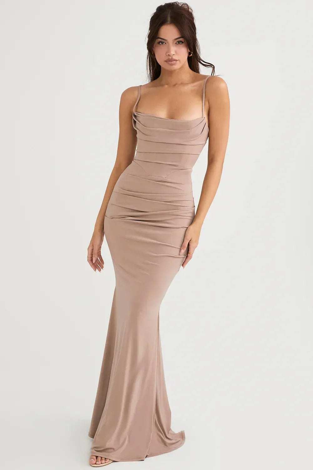 Vestido Longo Vinho Jamilly – Versatilidade em Cada Detalhe