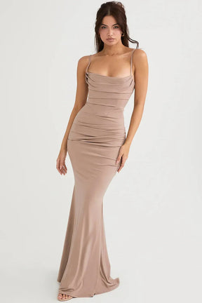 Vestido Longo Vinho Jamilly –  Versatilidade em Cada Detalhe